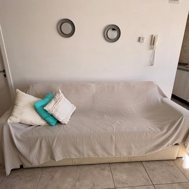 Luminoso departamento en La Perla a tres cuadras del mar, para 3 personas con espacio cochera incluida - One-Bedroom Apartment - 4