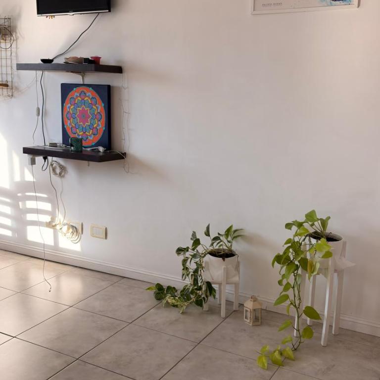 Luminoso departamento en La Perla a tres cuadras del mar, para 3 personas con espacio cochera incluida - One-Bedroom Apartment - 6