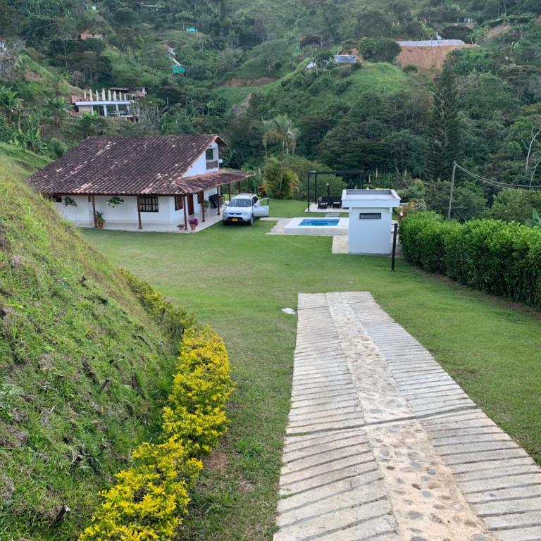 FINCA LA MIEL en Barbosa Antioquia - Three-Bedroom House - 31