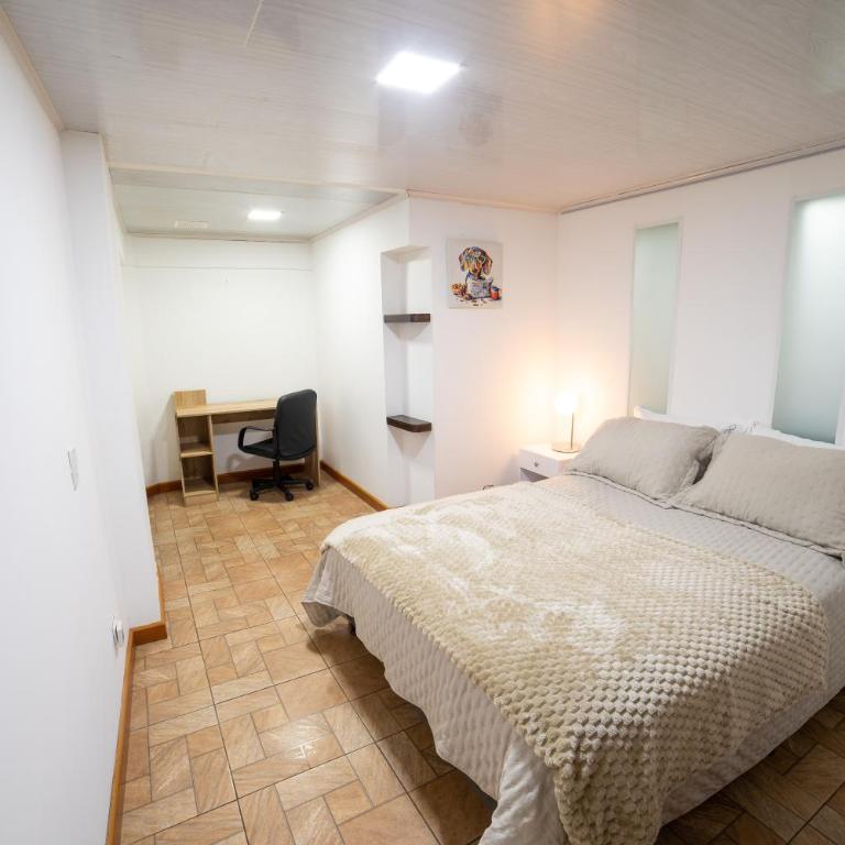Calle Real House - Three-Bedroom House - 4