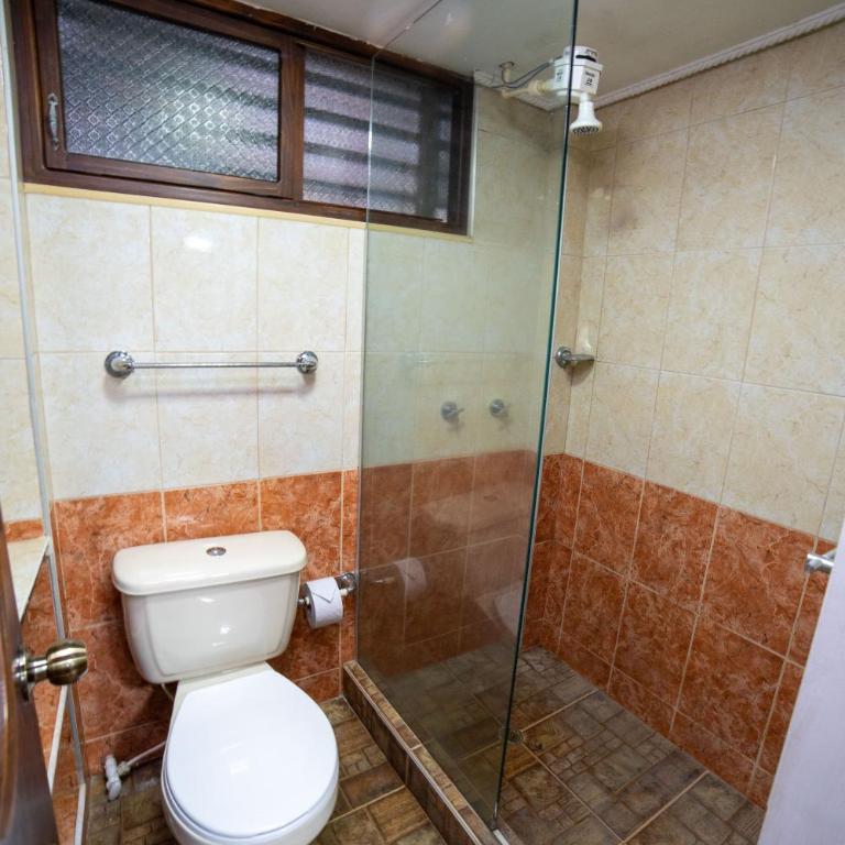 Calle Real House - Three-Bedroom House - 23