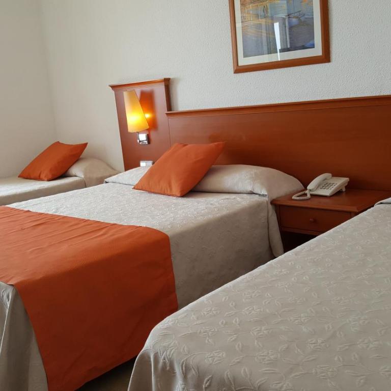 Hotel Risech - Habitación Cuádruple con vistas al mar - 5