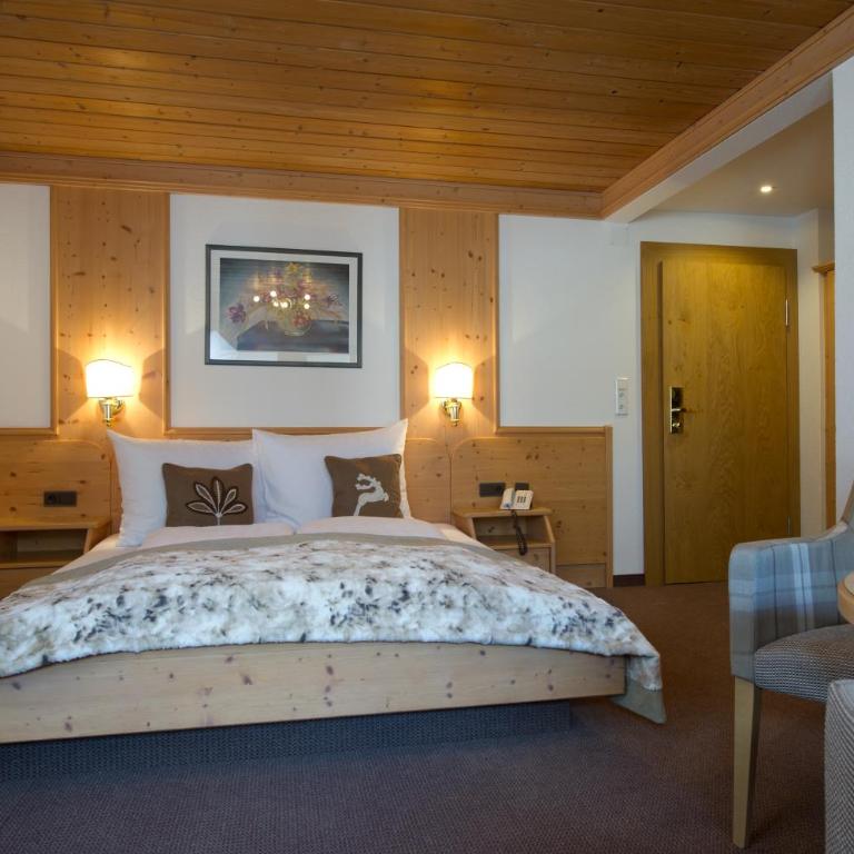 Hotel Maria Theresia - Standard Doppelzimmer mit Balkon - 1