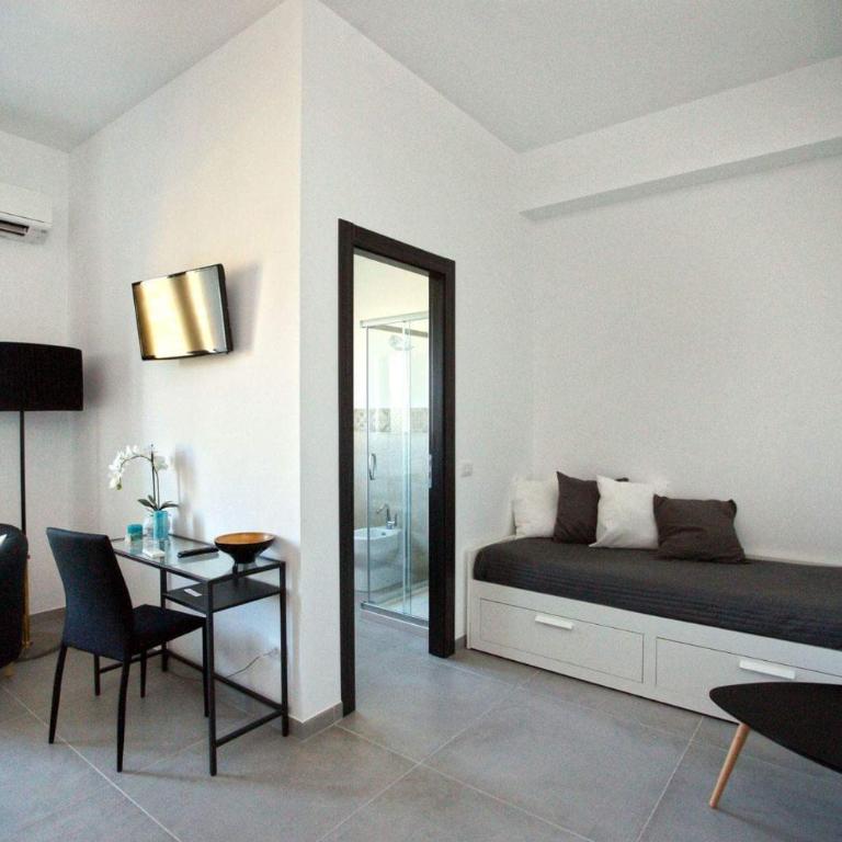 B&B Roda Barocco - Camera Tripla con Balcone - 4