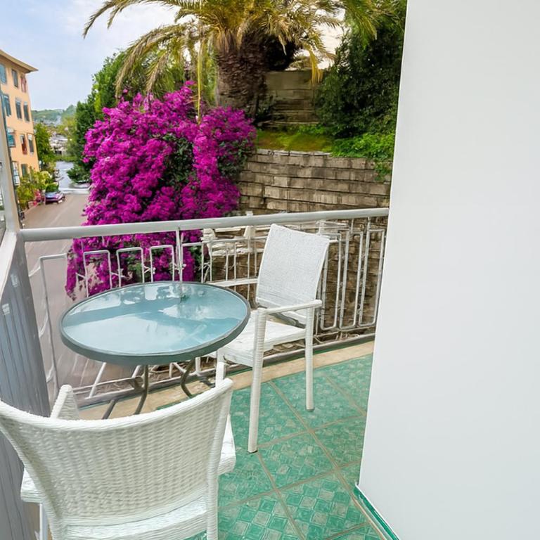 WELCOME RIVIERA -TORRE D'AVORIO APPARTAMENTO 126 mq piu'terrazzo25 mq - totalmente rinnovato- 250 m dal centro - parcheggio a pagamento 20 euro al giorno da prenotare in anticipo salvo dispo -parking at 20 euro per day to be booked in advance if available - Appartamento con 2 Camere da Letto - 18