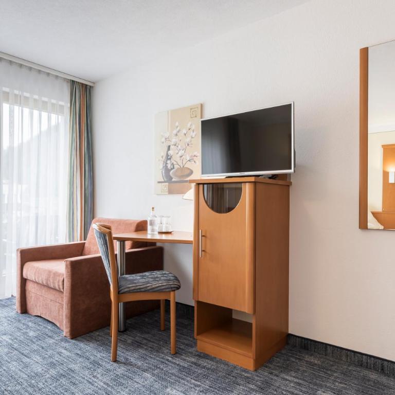 Soliva Hotel & Apartments by MEIN SAMNAUN - MOUNTAIN HOMES - Doppelzimmer mit Balkon - 1
