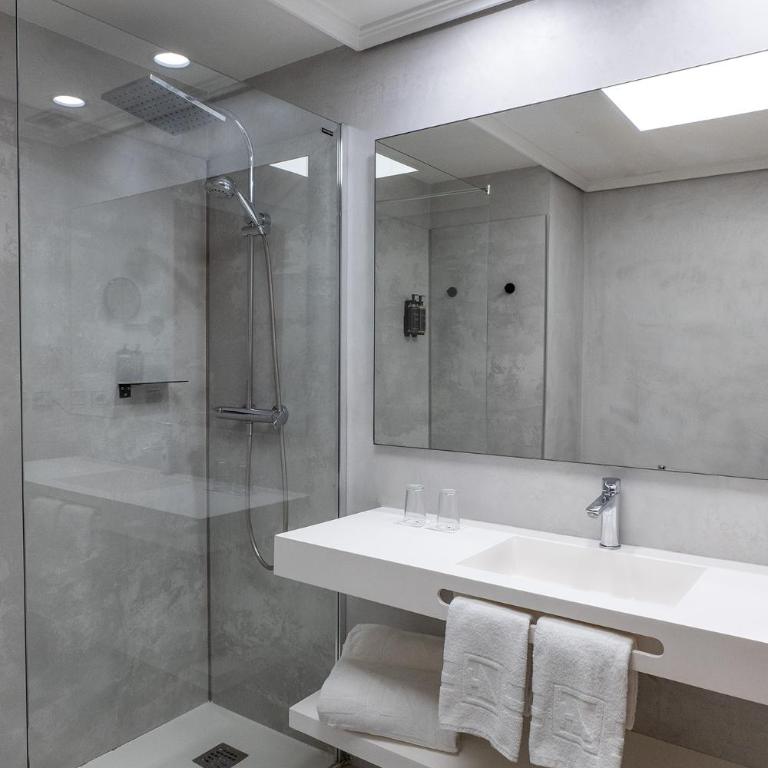 Eurostars Amara - Habitación Doble Deluxe con balcón - 6