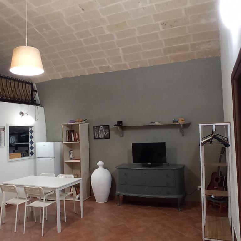Palazzo Saraceno apartments-Antico Rifugio - One-Bedroom Apartment with Terrace - 7