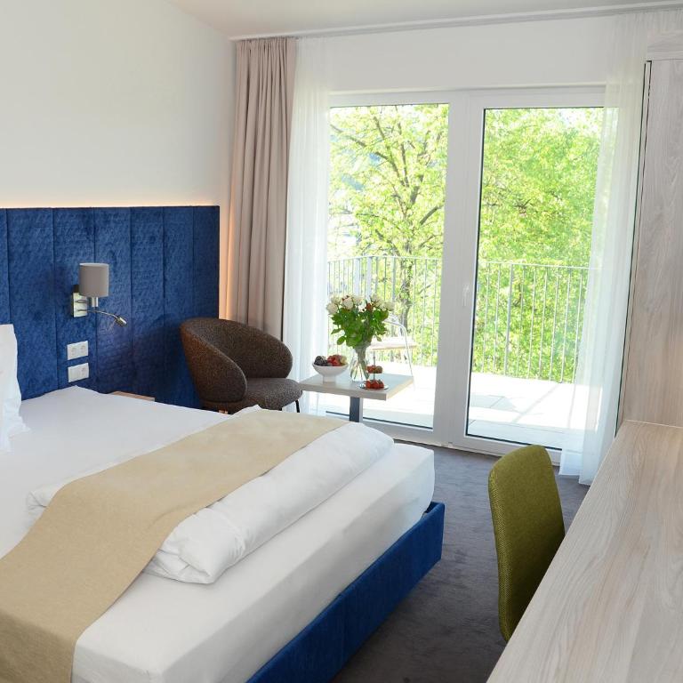 DORMERO SeHo Graz - Deluxe Doppelzimmer mit Balkon - 7
