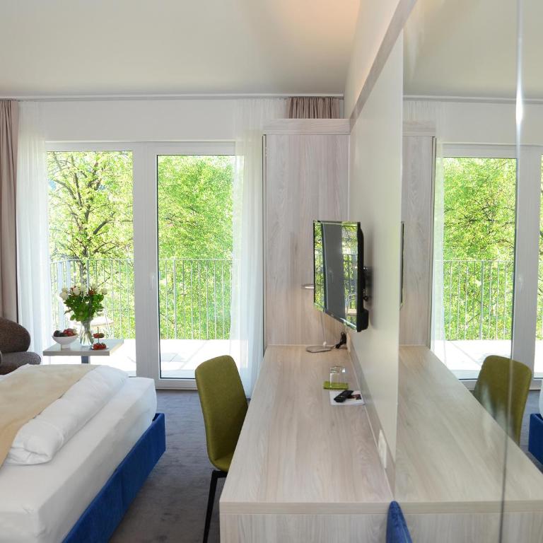DORMERO SeHo Graz - Deluxe Doppelzimmer mit Balkon - 6