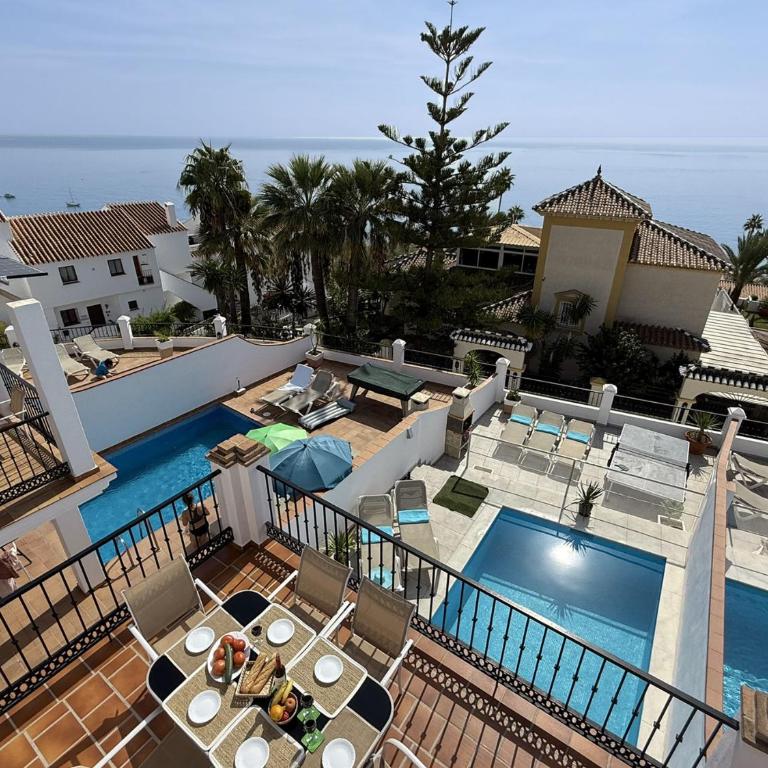 Nerja Paradise Rentals - Villa Azalea - Villa - 8