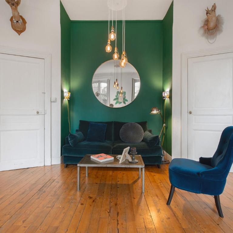 Appart 115m Hyper centre Toulouse - cœur Saint Sernin, 5 min Capitole - Parking public sous terrain 3 min - Two-Bedroom Apartment - 4