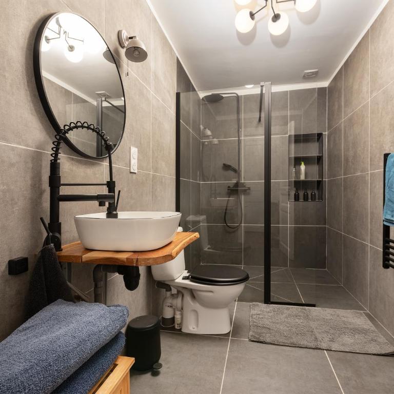 Appart 115m Hyper centre Toulouse - cœur Saint Sernin, 5 min Capitole - Parking public sous terrain 3 min - Two-Bedroom Apartment - 14