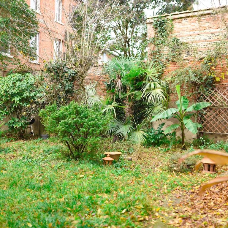 Appart 115m Hyper centre Toulouse - cœur Saint Sernin, 5 min Capitole - Parking public sous terrain 3 min - Two-Bedroom Apartment - 10