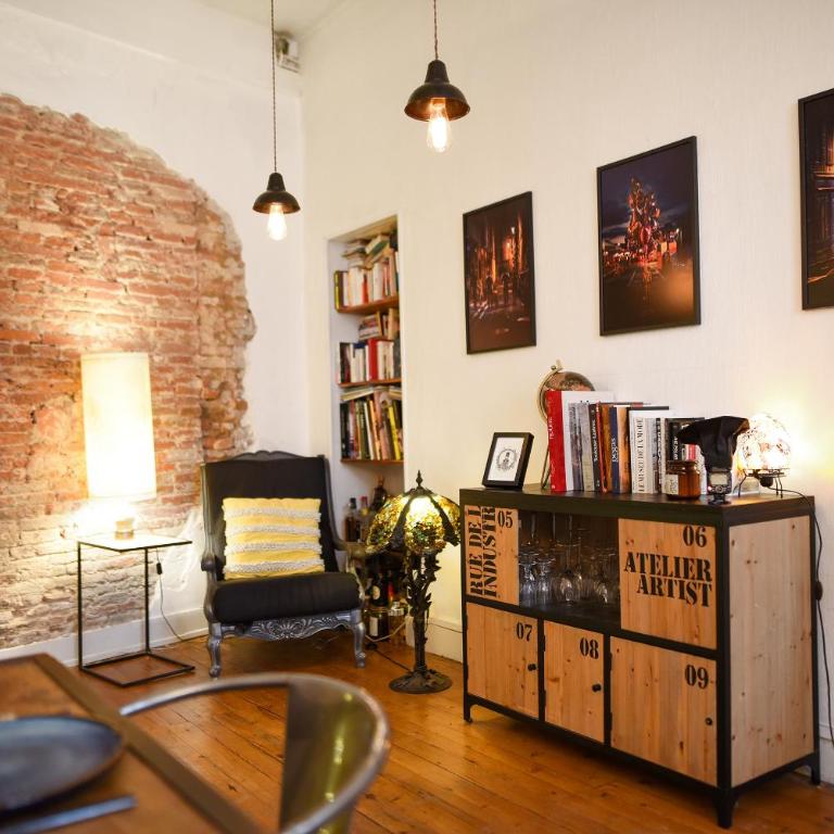 Appart 115m Hyper centre Toulouse - cœur Saint Sernin, 5 min Capitole - Parking public sous terrain 3 min - Two-Bedroom Apartment - 15