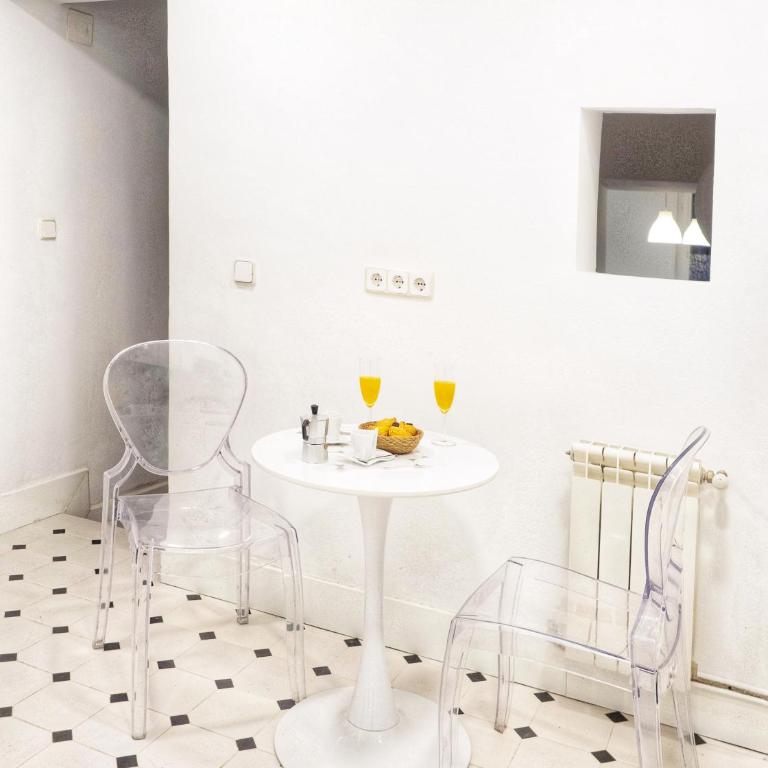 Cozy APT WiFi 4 PAX 15 min Puerta del Sol - Two-Bedroom Apartment - 10