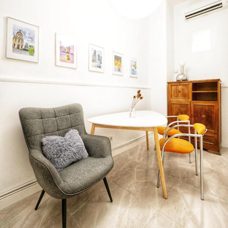 Cozy APT WiFi 4 PAX 15 min Puerta del Sol - Two-Bedroom Apartment - 7