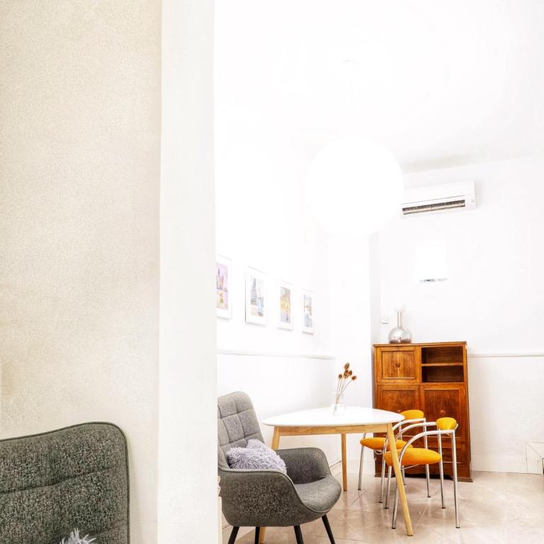 Cozy APT WiFi 4 PAX 15 min Puerta del Sol - Two-Bedroom Apartment - 6