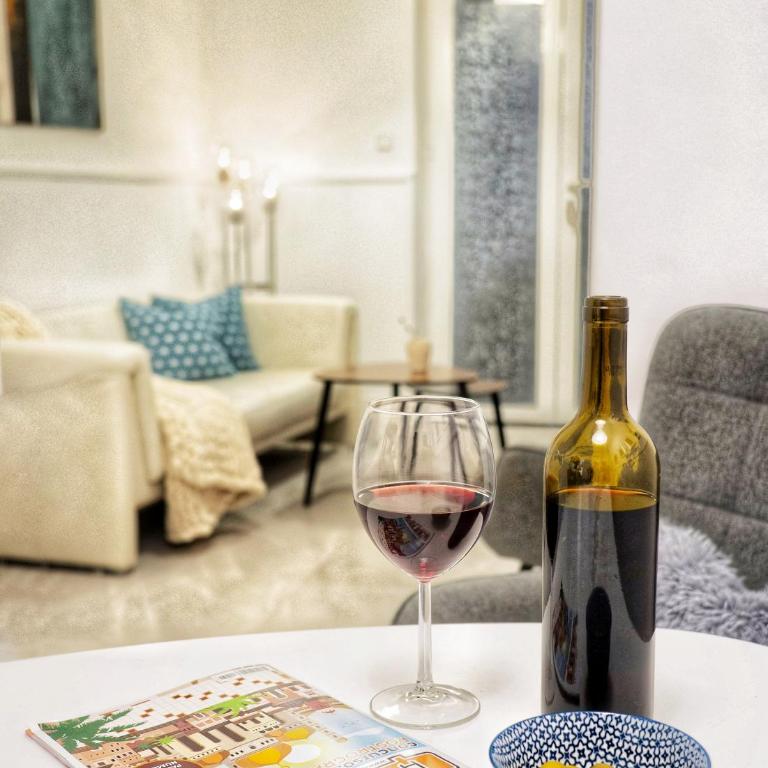Cozy APT WiFi 4 PAX 15 min Puerta del Sol - Two-Bedroom Apartment - 1