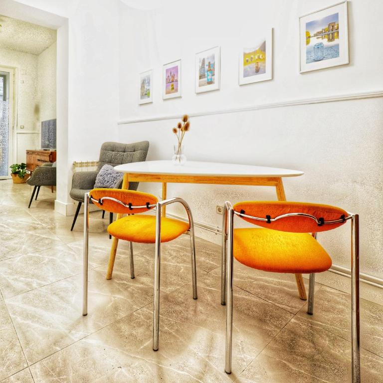 Cozy APT WiFi 4 PAX 15 min Puerta del Sol - Two-Bedroom Apartment - 8
