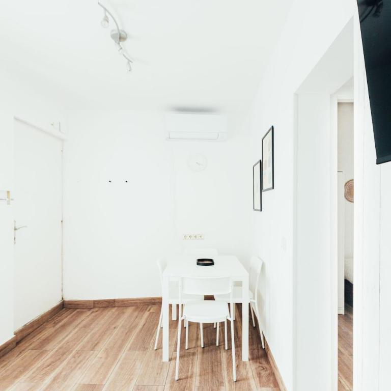 Orquideas Ground Floor with AC and Wifi - One-bedroom Loft Apartment - 6