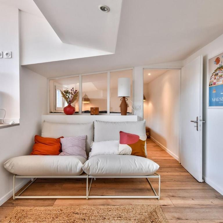 Marseille under the Sun with Terrace & Air Con near Old Port - Apartment mit 1 Schlafzimmer - 11