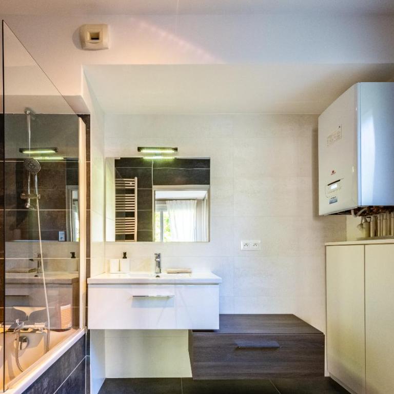 Appart Confort Max 6 Personnes Parking Gratuit - Apartamento de 2 dormitorios con terraza - 3