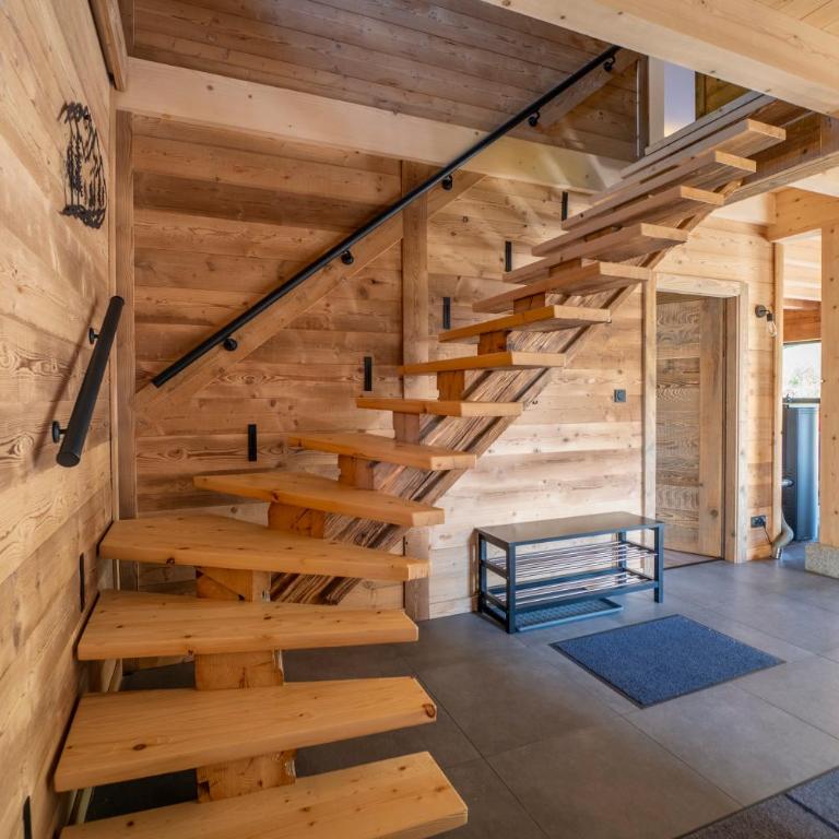 Chalet paisible 3 étoiles Sauna, Cheminée, Terrasse Sud, Vue montagne, Bois & Pierre authentique et confort moderne - Chalet - 19