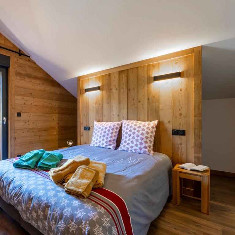 Chalet paisible 3 étoiles Sauna, Cheminée, Terrasse Sud, Vue montagne, Bois & Pierre authentique et confort moderne - Chalet - 39