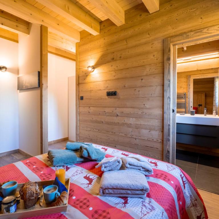 Chalet paisible 3 étoiles Sauna, Cheminée, Terrasse Sud, Vue montagne, Bois & Pierre authentique et confort moderne - Chalet - 7