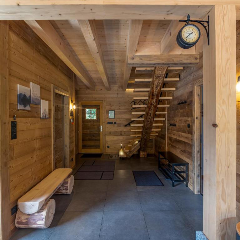 Chalet paisible 3 étoiles Sauna, Cheminée, Terrasse Sud, Vue montagne, Bois & Pierre authentique et confort moderne - Chalet - 18