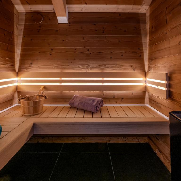 Chalet paisible 3 étoiles Sauna, Cheminée, Terrasse Sud, Vue montagne, Bois & Pierre authentique et confort moderne - Chalet - 35