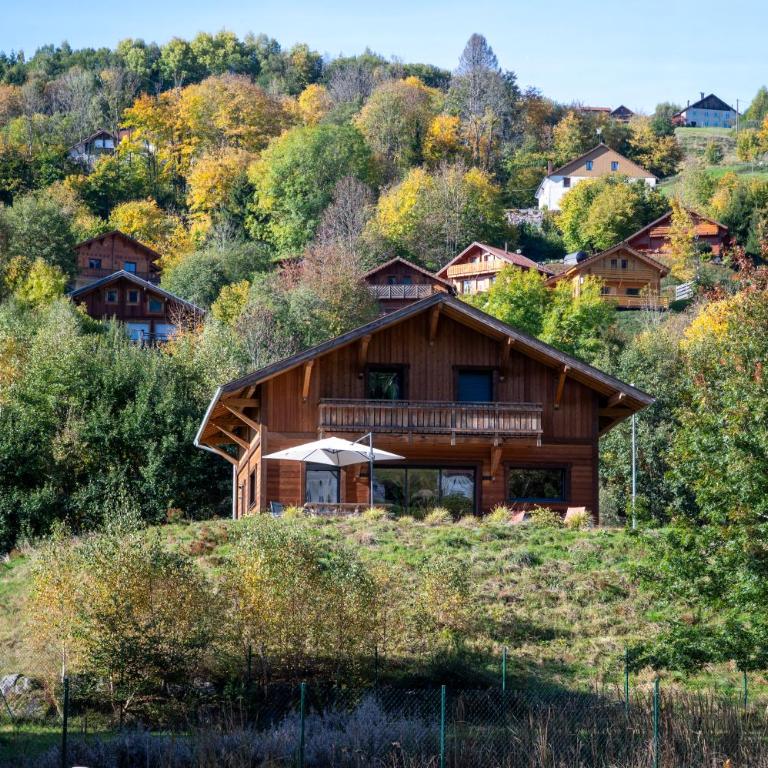 Chalet paisible 3 étoiles Sauna, Cheminée, Terrasse Sud, Vue montagne, Bois & Pierre authentique et confort moderne - Chalet - 53