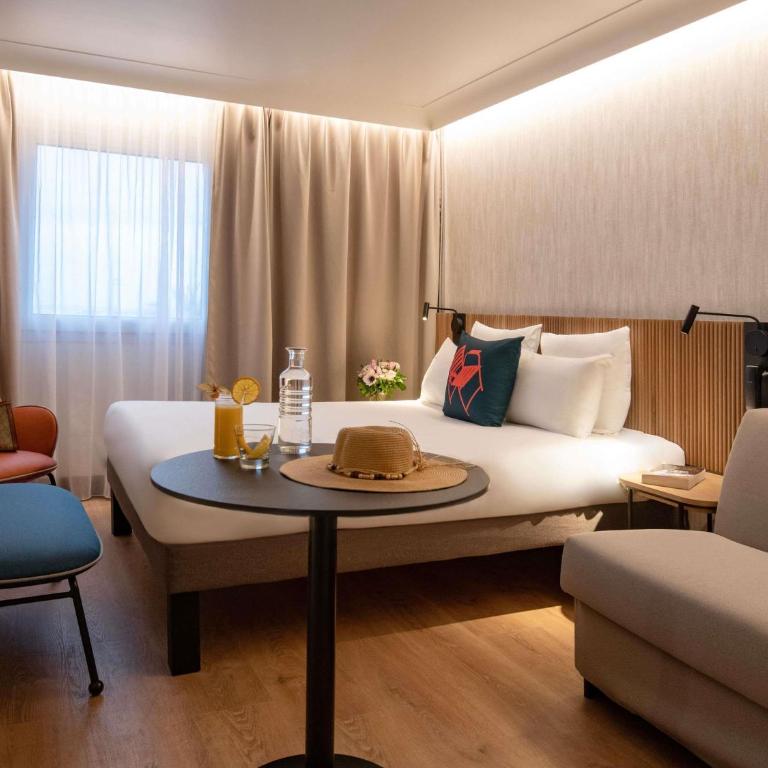 Novotel Nice Arenas Aeroport - Chambre Lit Queen-Size Supérieure avec Canapé - 2