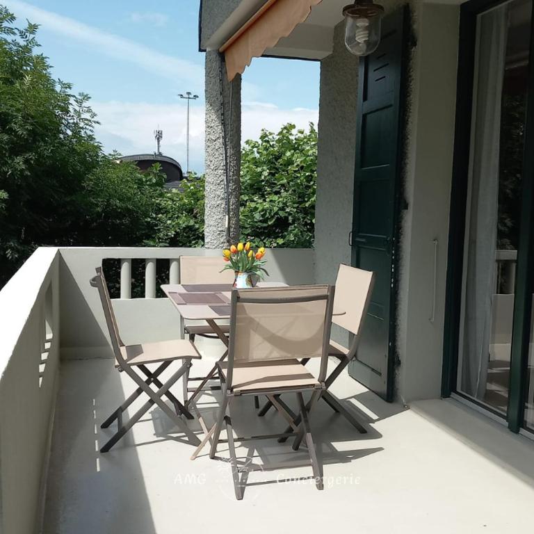 Logement à deux pas du Lac, proche du centre ville - Two-Bedroom House - 2