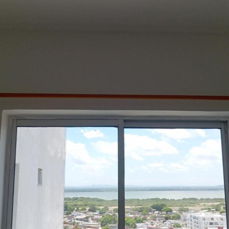Apartamento con una hermosa vista cerca al aeropuerto - Apartamento de 2 dormitorios - 7