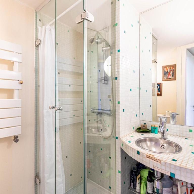 GuestReady - Spacious mid-term apartment for 4 - Two-Bedroom Apartment - 9