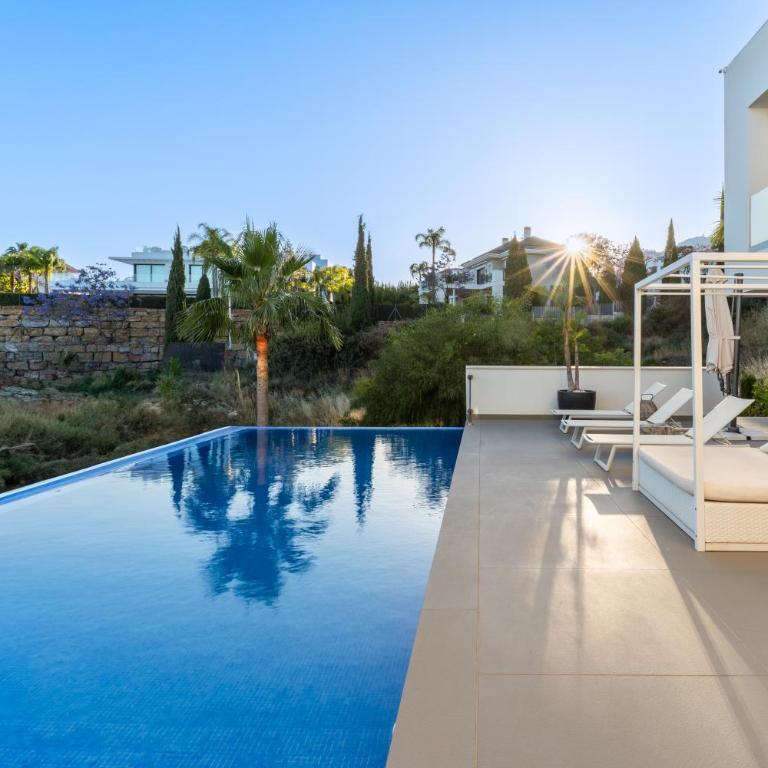 Villa Nido Modern 4 bed villa with sea views - Villa Deluxe - 24