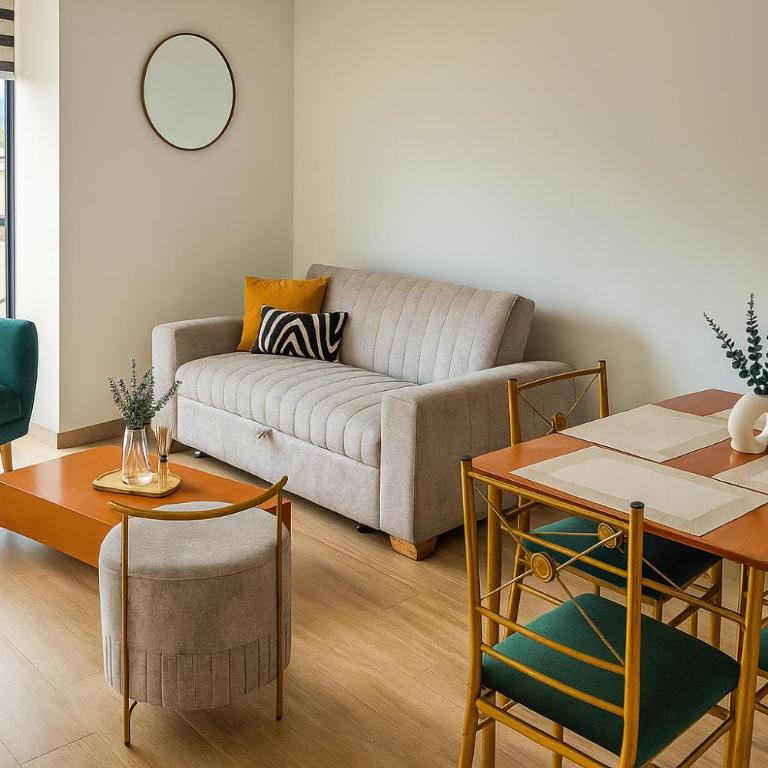 Moderno y amplio apartamento cerca a centros comerciales - Family Two-Bedroom Apartment with View - 6