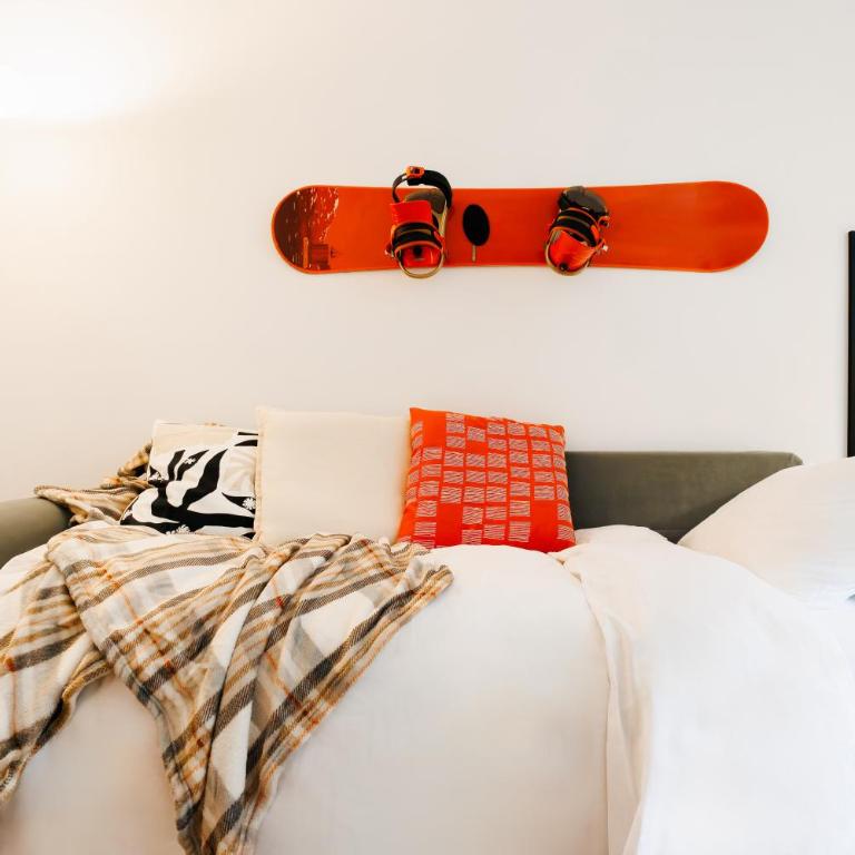 Chill Flow 110m2 with Balcony Old Town Renovated - Four-Bedroom Deluxe Apartment - 21