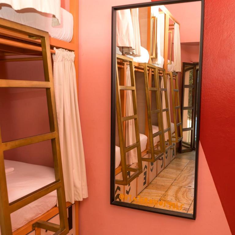 Viajero Oaxaca Hostel - Single Bed in 10-Bed Dormitory Room with AC - 4
