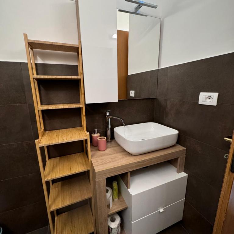 Viola House - Appartamento con 2 Camere da Letto - 12
