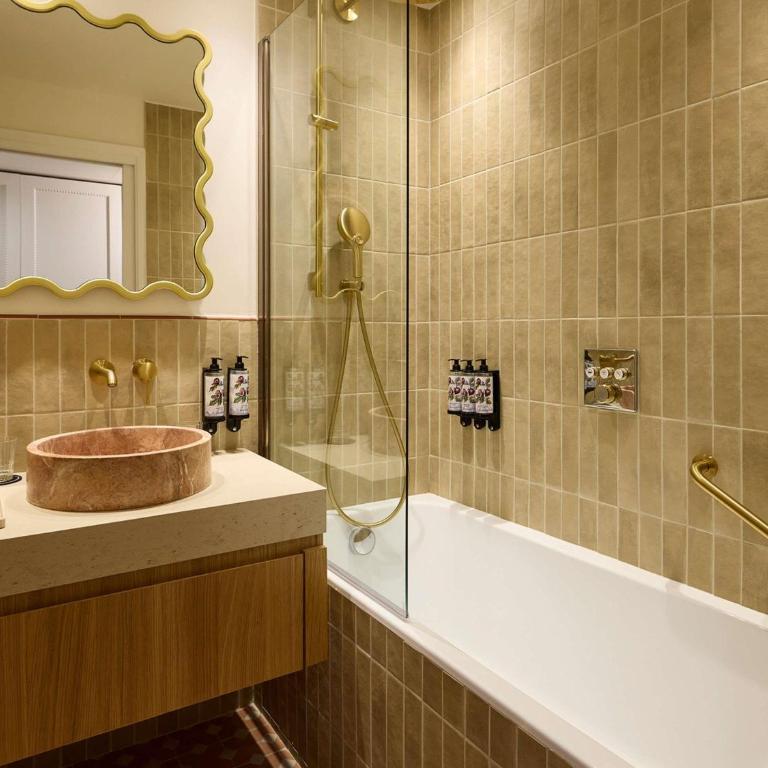 Grand Hôtel Roi René Aix - MGallery Collection - Chambre Lits Jumeaux de Luxe - Côté Piscine - 2