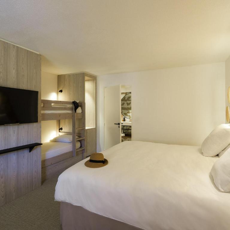Mercure Cannes Mandelieu - Chambre Deluxe avec Lit Double et Lits Superposés - 1