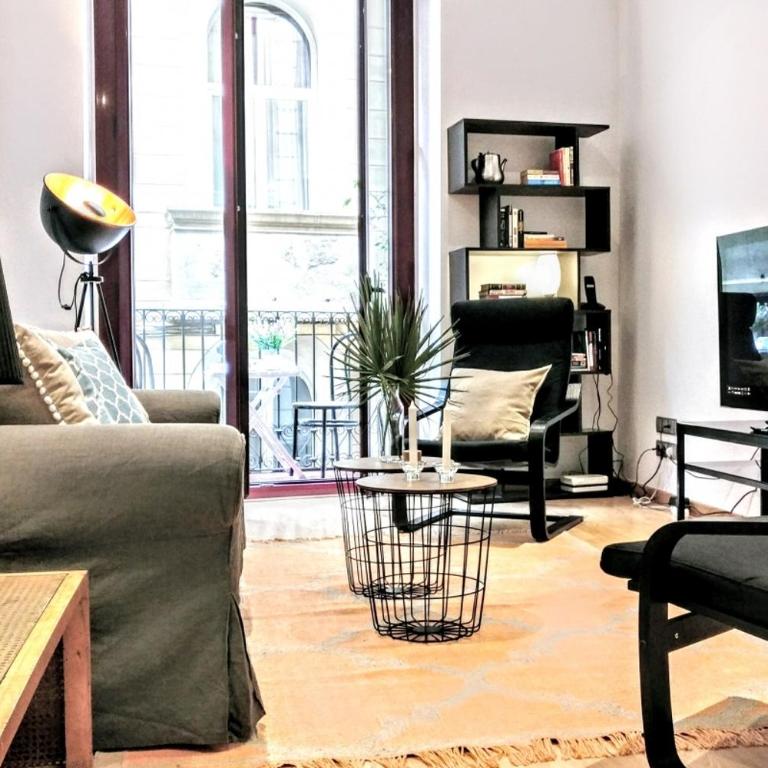 La Rambla spacious 3BR monthly rental - Parsifal - Three-Bedroom Apartment - 3
