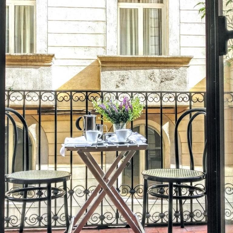La Rambla spacious 3BR monthly rental - Parsifal - Three-Bedroom Apartment - 5