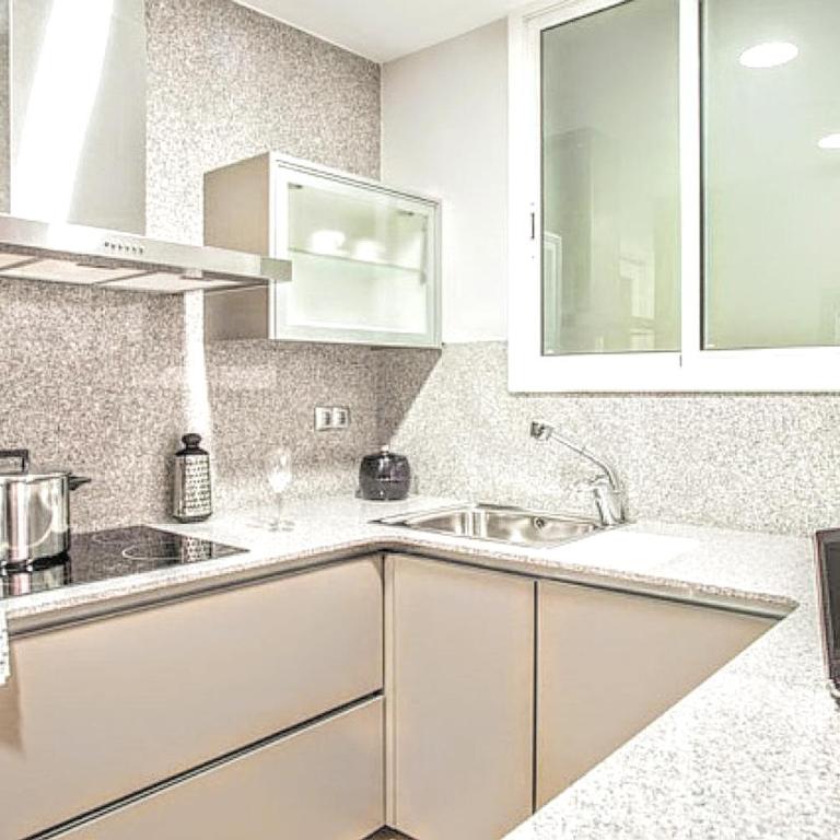 La Rambla spacious 3BR monthly rental - Parsifal - Three-Bedroom Apartment - 19