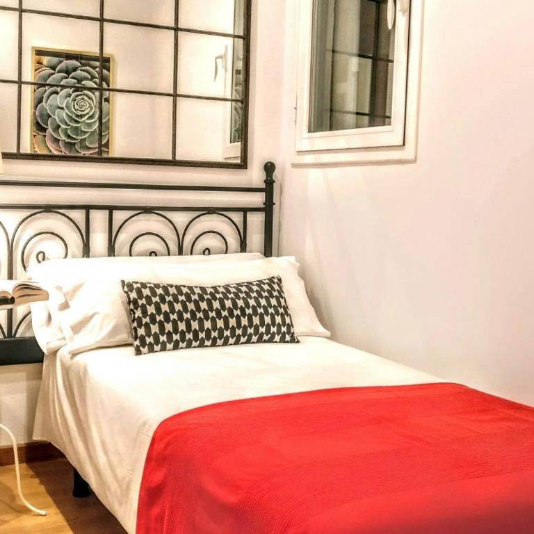 La Rambla spacious 3BR monthly rental - Parsifal - Three-Bedroom Apartment - 20