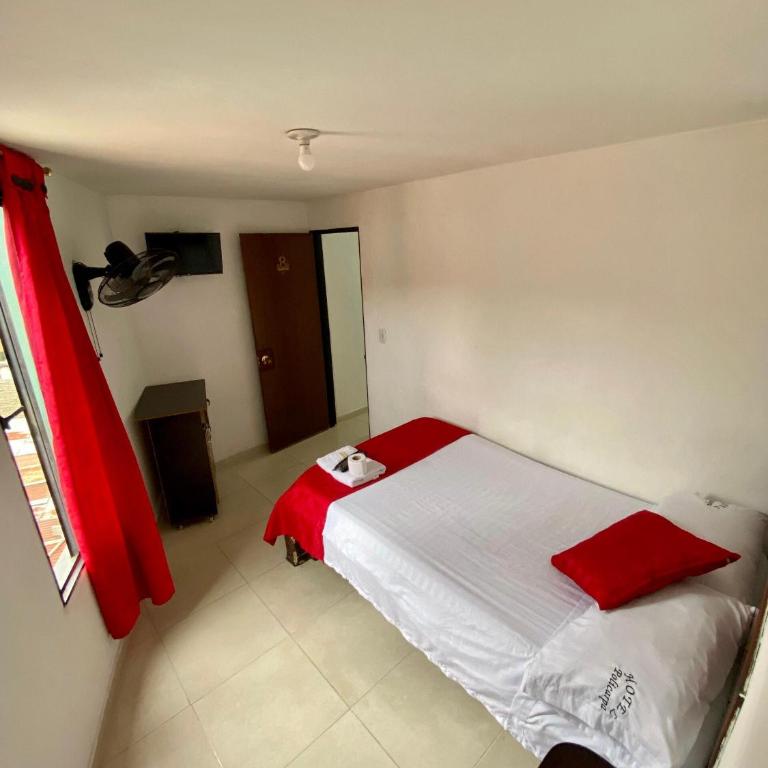 Hotel Policarpa - Habitación Doble con baño privado - 1