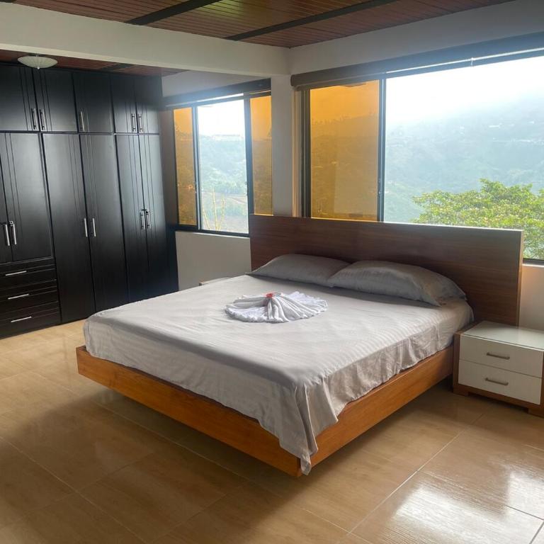 Apartamento Campestre - Espectacular vista a la ciudad - Apartment with City View - 13